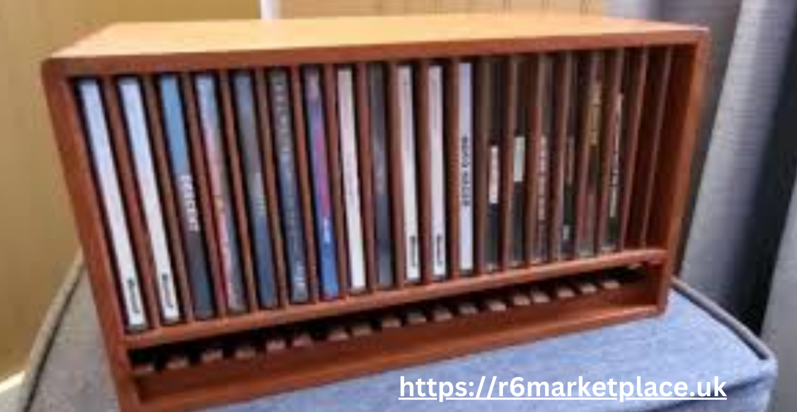 Wooden Storage Shelf with Levers to Open and Close